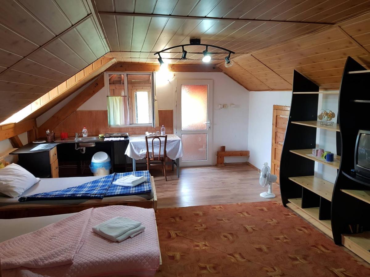 Hompot Accommodation Deva Esterno foto